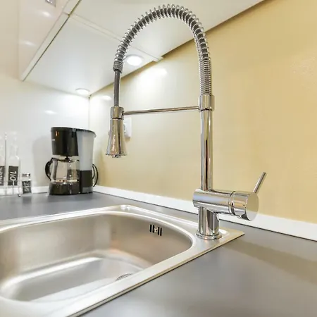 Noble Elégance Studio Hotel *