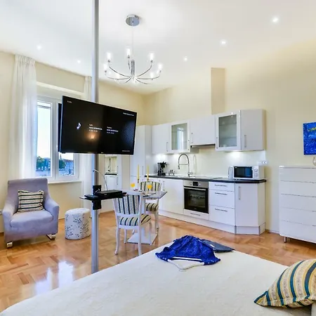 Hotell Noble Elegance Studio *