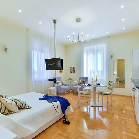 Hotell Noble Elegance Studio *