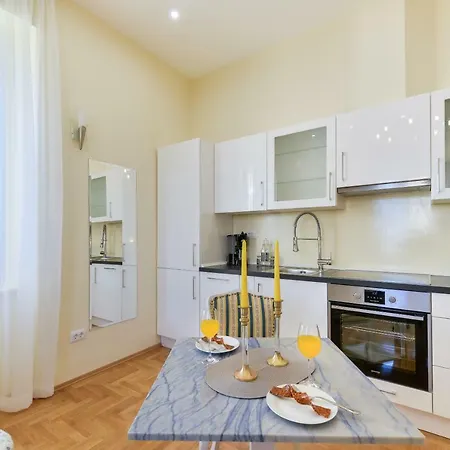 ホテル Noble Elegance Studio *