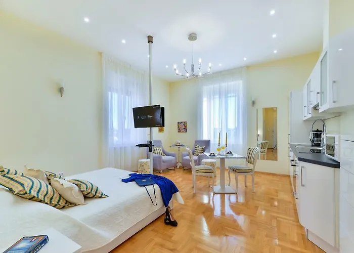 Hotel Noble Elegance Studio *