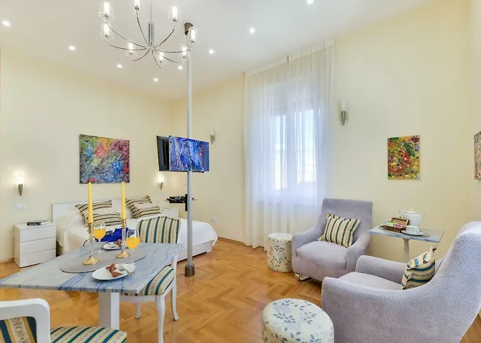 Noble Elégance Studio Hotel